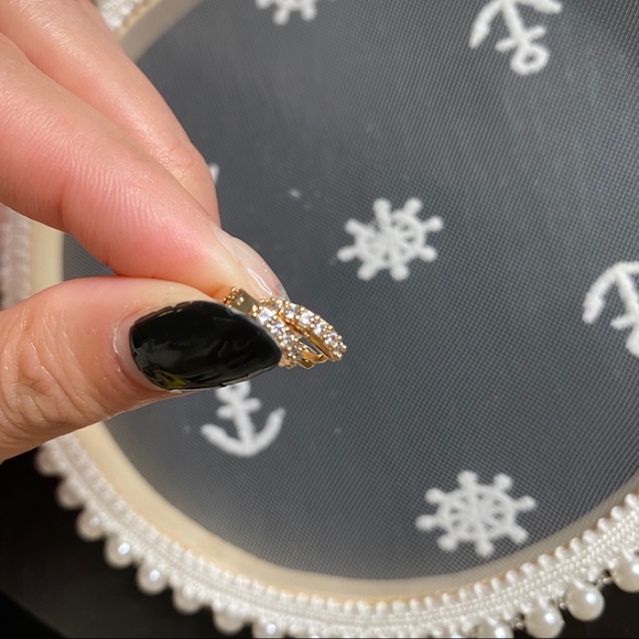 NWOT Anthro BaubleBar Mini Crystal Hoop Earrings - Picture 4 of 5